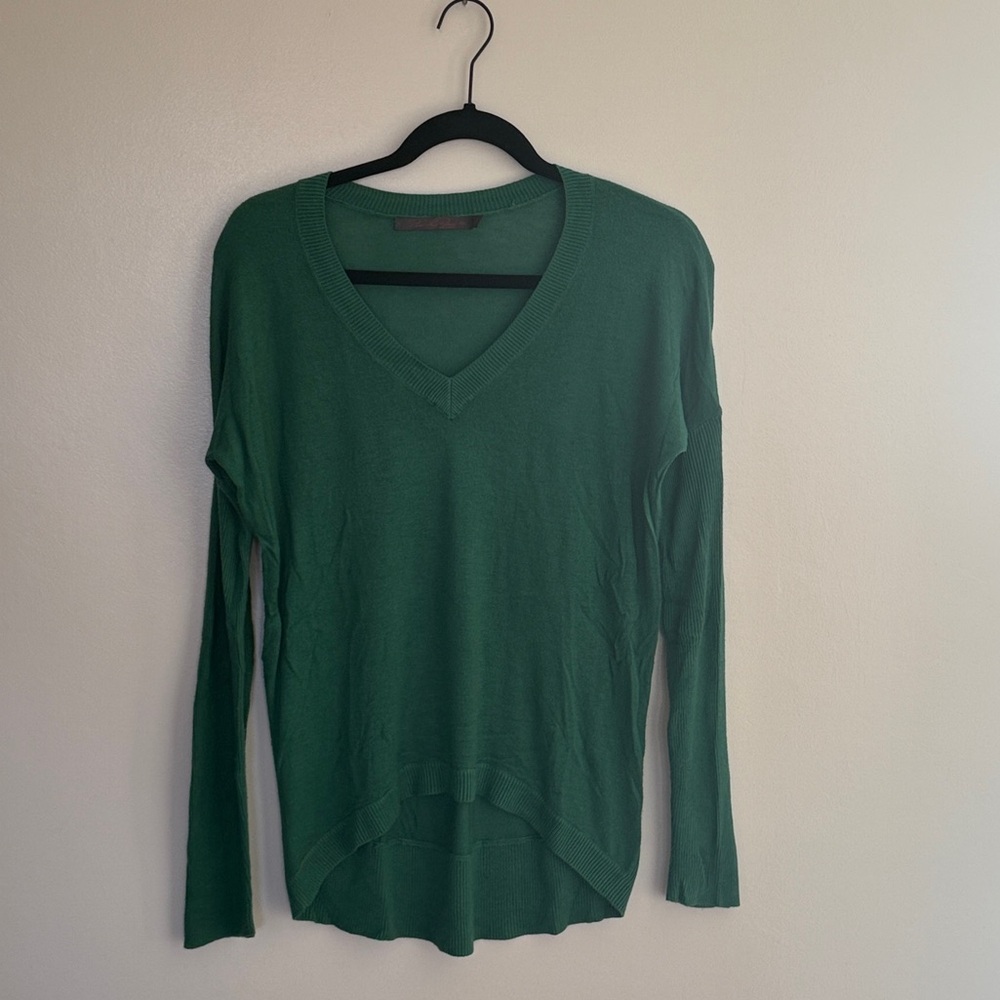 ‼️LAST CHANCE MAKE AN OFFER! 
Feel the Piece V neck sweater